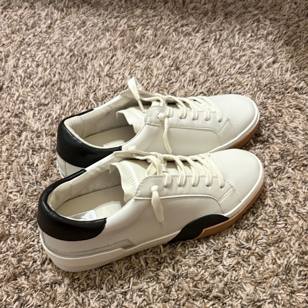 Dolce Vita Sneakers
